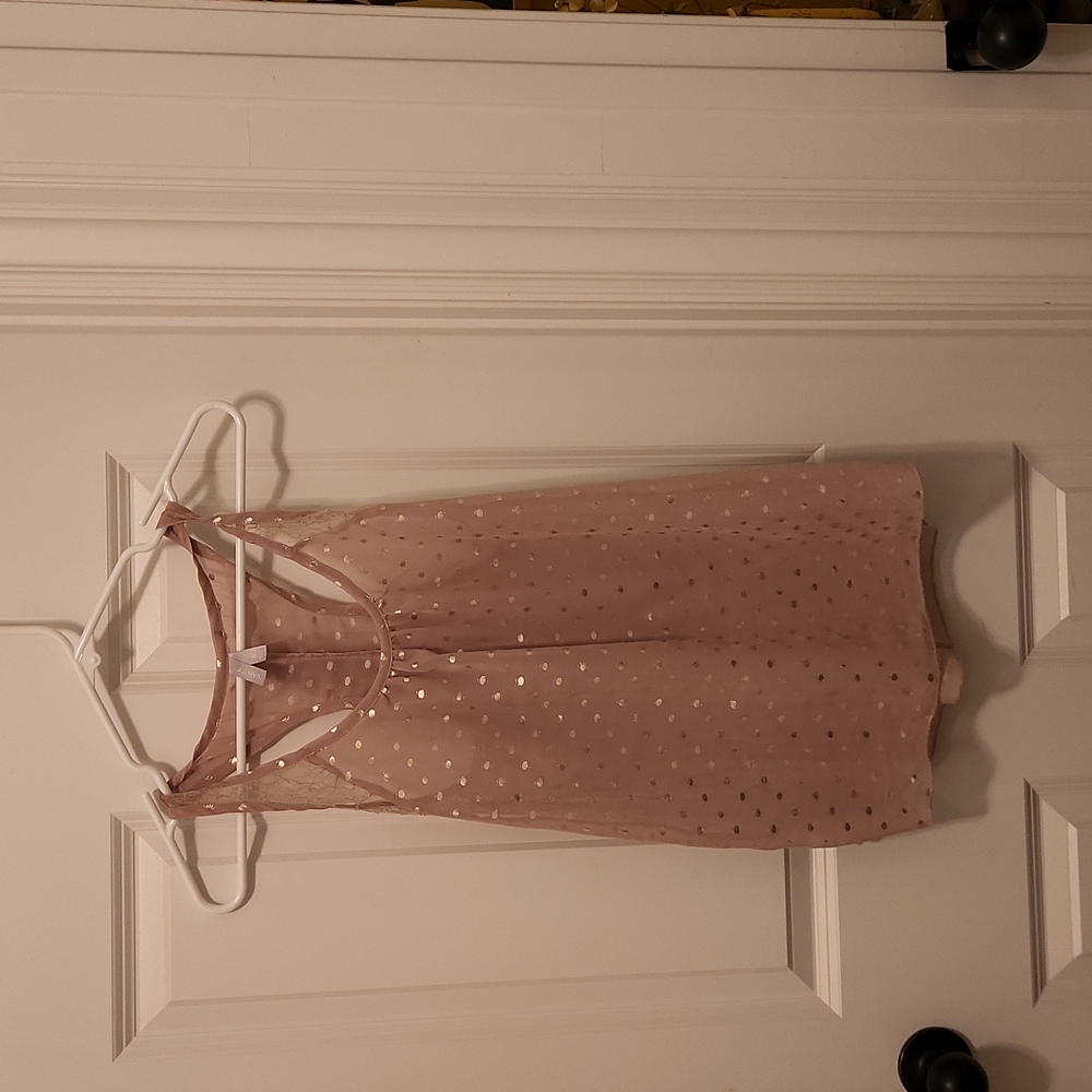 Beige lace tanktop with gold polka dots